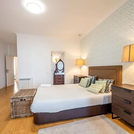 Vintage Oasis In Carcavelos