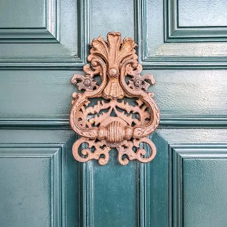 Vintage Oasis In Carcavelos *
