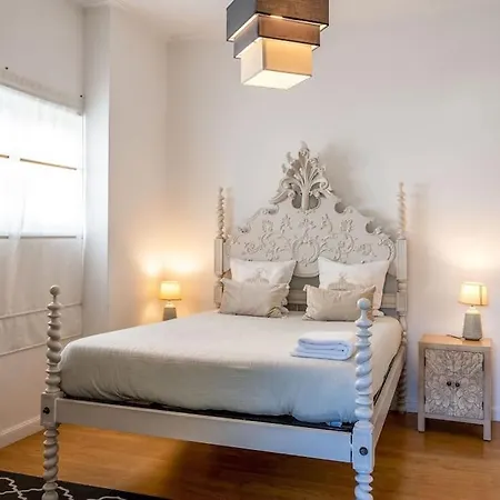 Vintage Oasis In Carcavelos